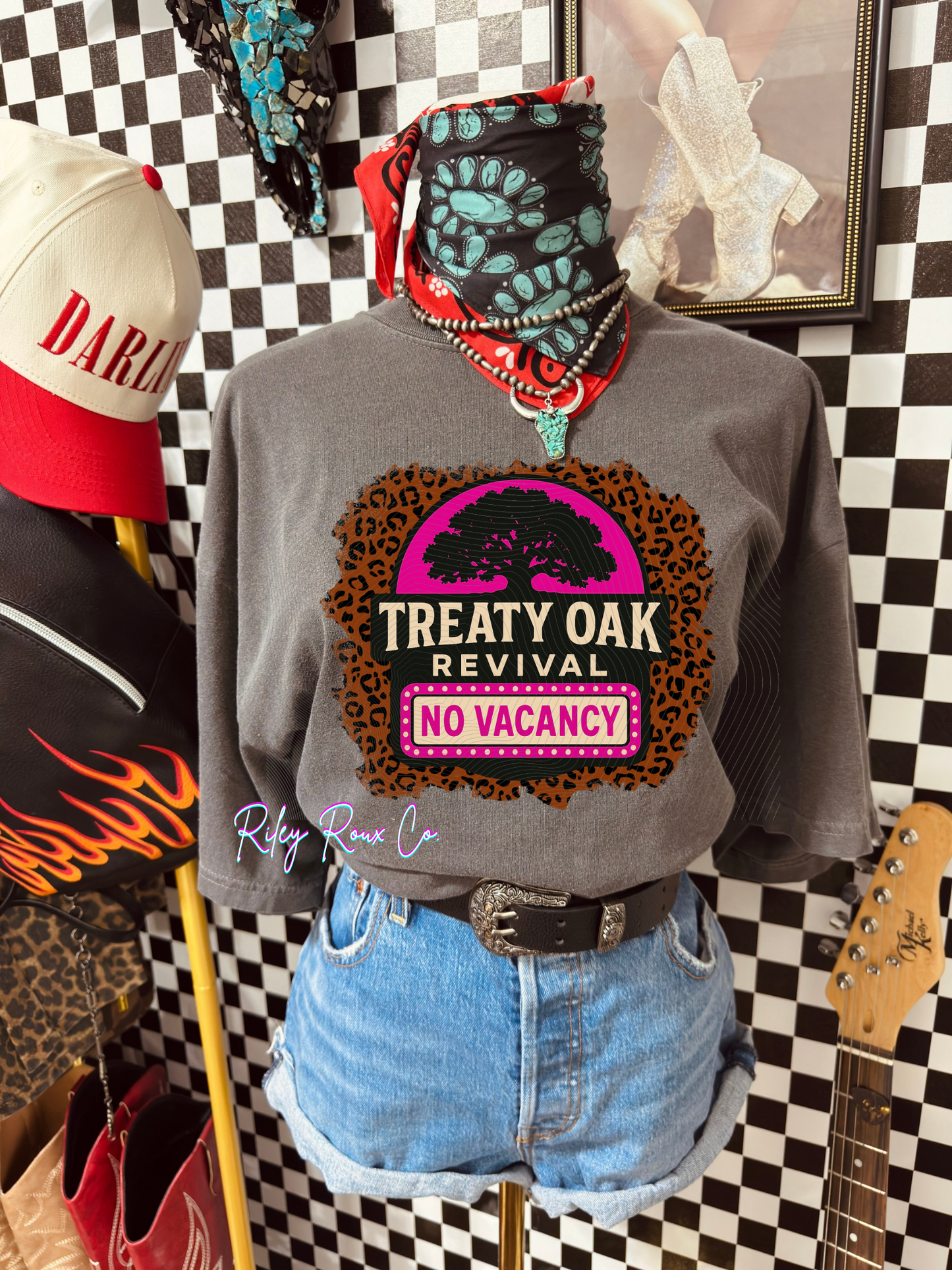No Vacancy Graphic Tee