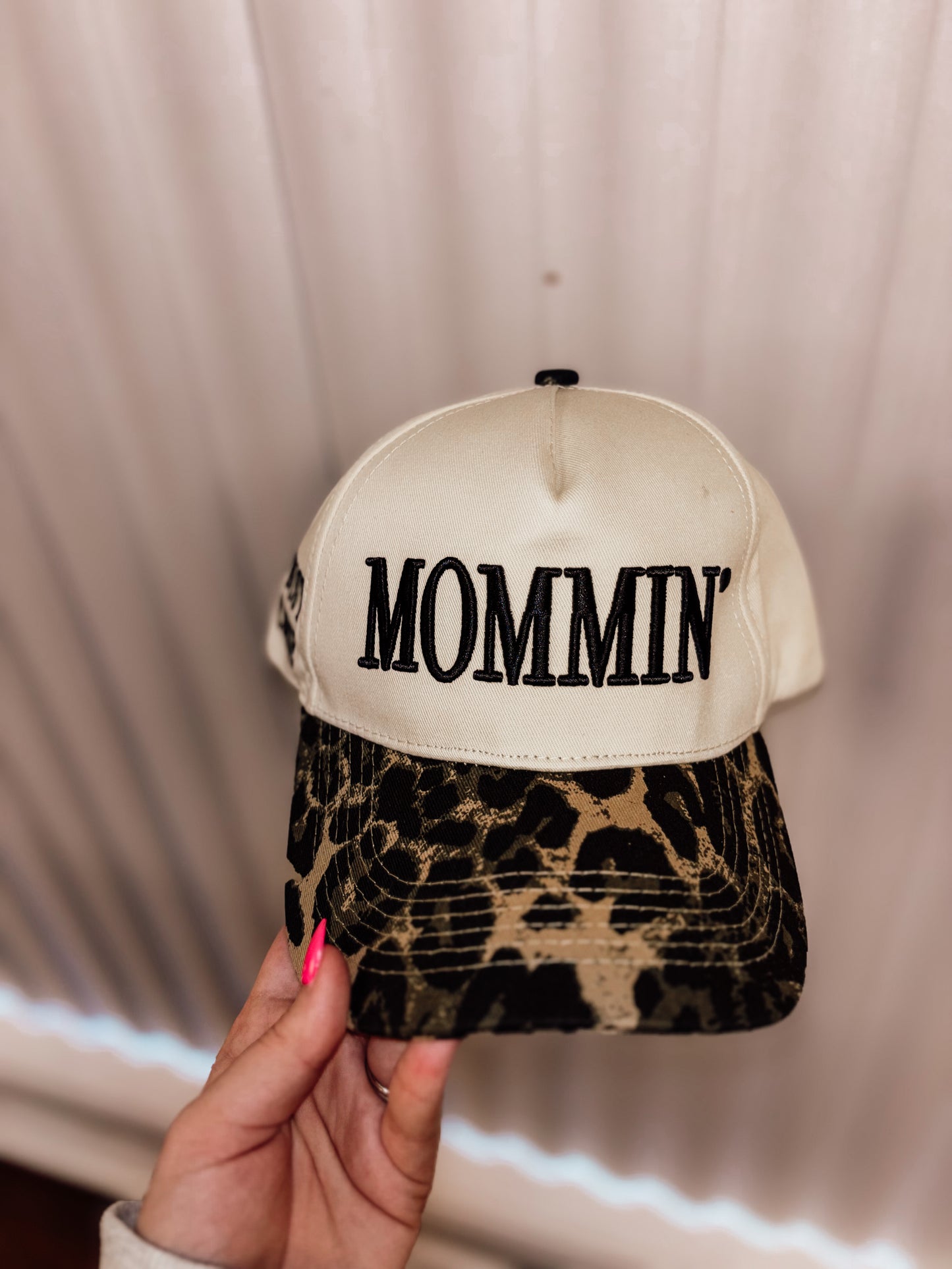 MOMMIN Trucker Hats - RTS